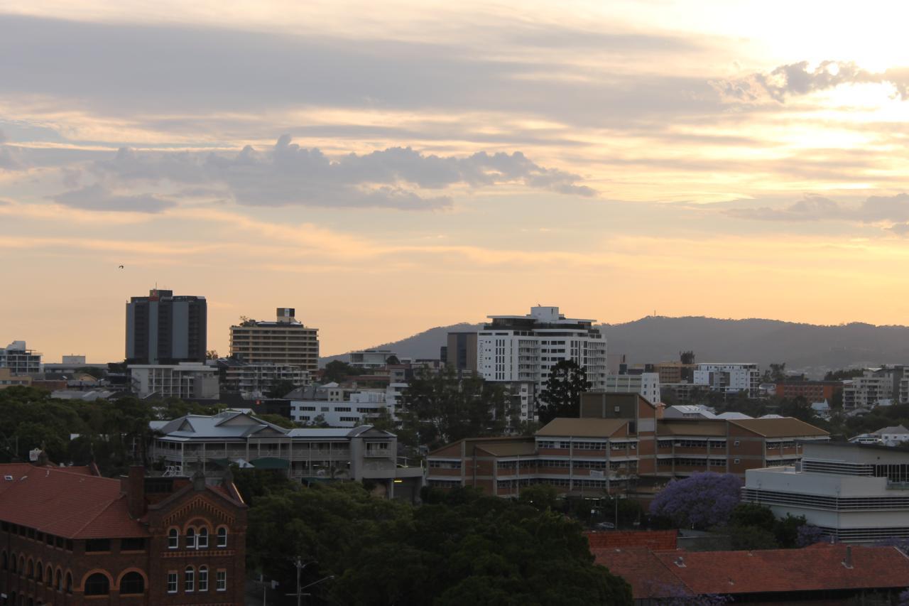 Spectacular Views Of Cbd By Fv With Free Car Park Apartment Brisbane Exterior photo